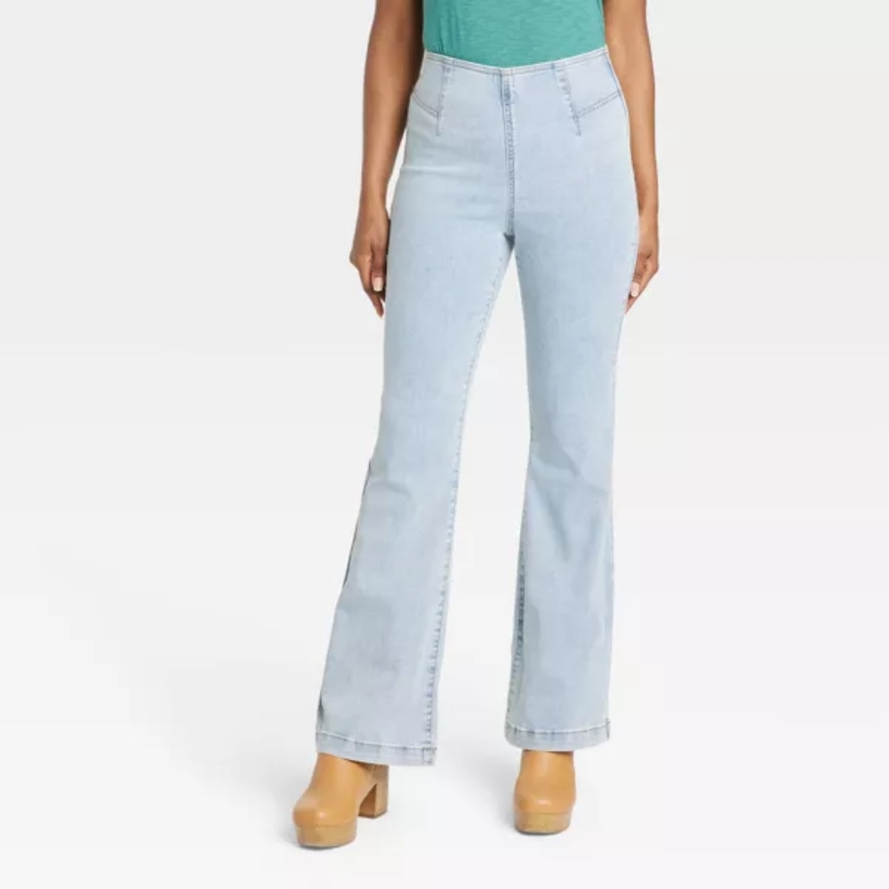 Women's Relaxed Fit Pull-On Flare Jeans - Knox Rose size 6
